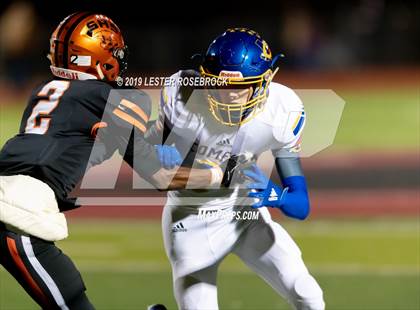 Thumbnail 3 in Comfort vs Schulenburg (UIL Bi-District Playoffs) photogallery.