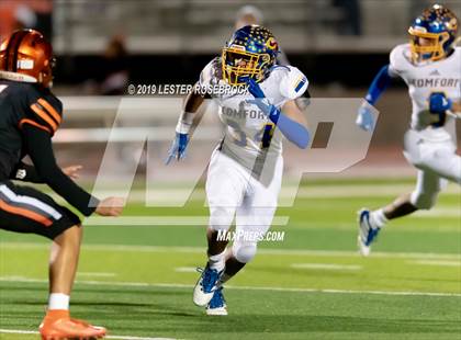 Thumbnail 3 in Comfort vs Schulenburg (UIL Bi-District Playoffs) photogallery.