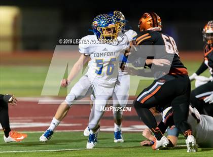Thumbnail 2 in Comfort vs Schulenburg (UIL Bi-District Playoffs) photogallery.