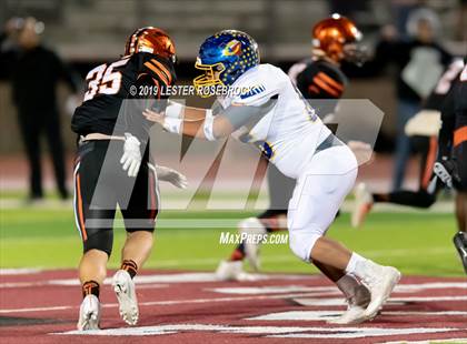 Thumbnail 3 in Comfort vs Schulenburg (UIL Bi-District Playoffs) photogallery.