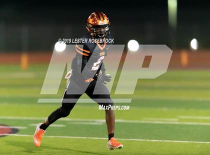 Thumbnail 3 in Comfort vs Schulenburg (UIL Bi-District Playoffs) photogallery.