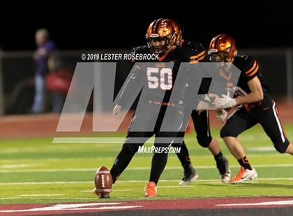 Thumbnail 2 in Comfort vs Schulenburg (UIL Bi-District Playoffs) photogallery.