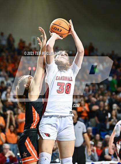 Thumbnail 3 in Farmington vs. Nashville (AAA 4A State Final) photogallery.