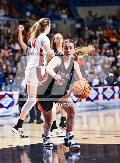 Thumbnail 3 in Farmington vs. Nashville (AAA 4A State Final) photogallery.