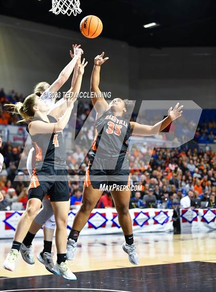 Thumbnail 3 in Farmington vs. Nashville (AAA 4A State Final) photogallery.