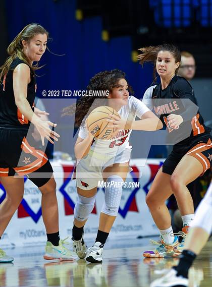 Thumbnail 2 in Farmington vs. Nashville (AAA 4A State Final) photogallery.