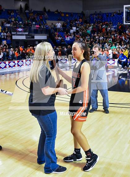 Thumbnail 3 in Farmington vs. Nashville (AAA 4A State Final) photogallery.