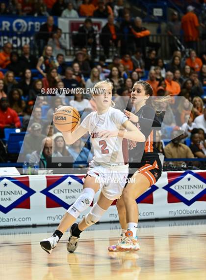 Thumbnail 1 in Farmington vs. Nashville (AAA 4A State Final) photogallery.