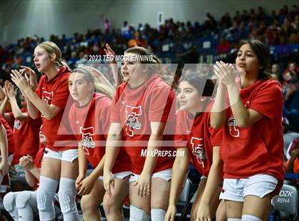 Thumbnail 1 in Farmington vs. Nashville (AAA 4A State Final) photogallery.