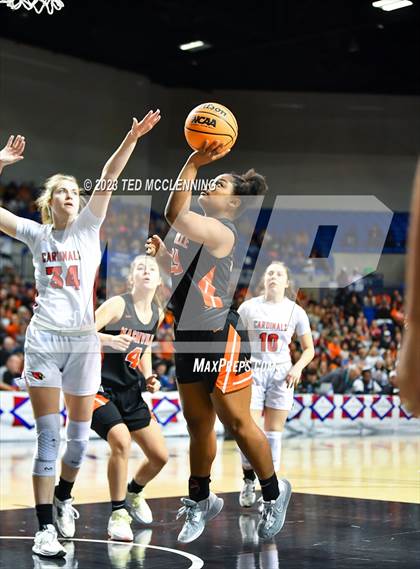 Thumbnail 2 in Farmington vs. Nashville (AAA 4A State Final) photogallery.