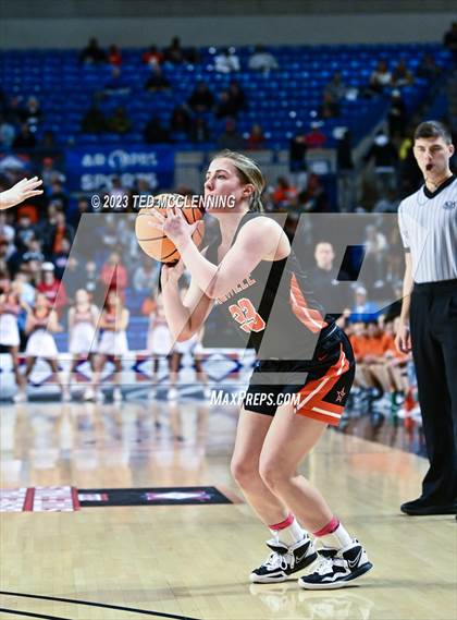 Thumbnail 2 in Farmington vs. Nashville (AAA 4A State Final) photogallery.