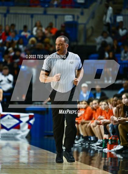 Thumbnail 2 in Farmington vs. Nashville (AAA 4A State Final) photogallery.