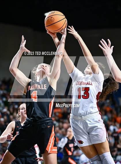 Thumbnail 1 in Farmington vs. Nashville (AAA 4A State Final) photogallery.
