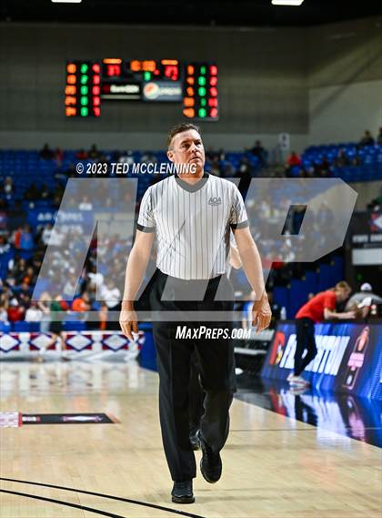 Thumbnail 2 in Farmington vs. Nashville (AAA 4A State Final) photogallery.