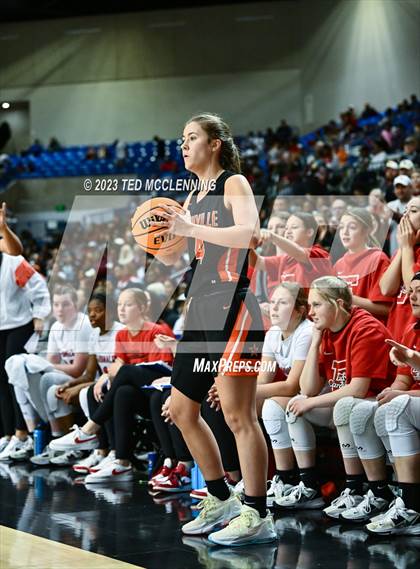 Thumbnail 2 in Farmington vs. Nashville (AAA 4A State Final) photogallery.