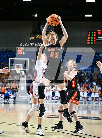 Thumbnail 3 in Farmington vs. Nashville (AAA 4A State Final) photogallery.