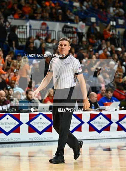 Thumbnail 3 in Farmington vs. Nashville (AAA 4A State Final) photogallery.
