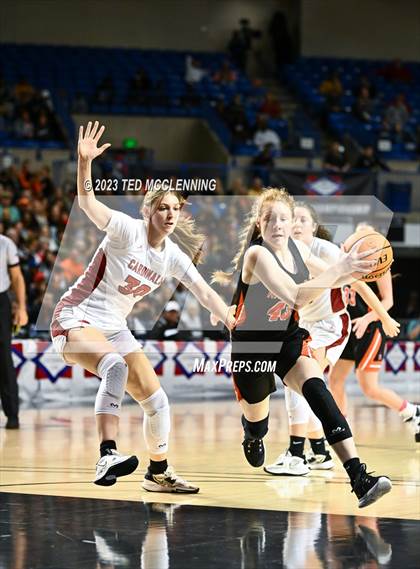 Thumbnail 3 in Farmington vs. Nashville (AAA 4A State Final) photogallery.