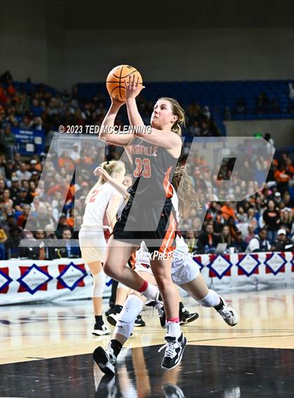Thumbnail 2 in Farmington vs. Nashville (AAA 4A State Final) photogallery.