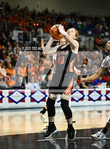 Thumbnail 3 in Farmington vs. Nashville (AAA 4A State Final) photogallery.