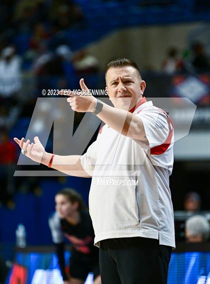 Thumbnail 2 in Farmington vs. Nashville (AAA 4A State Final) photogallery.