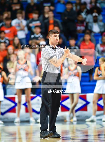 Thumbnail 1 in Farmington vs. Nashville (AAA 4A State Final) photogallery.