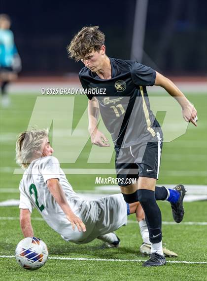 Thumbnail 3 in Edison vs. Canyon (CIF SS Division 2 Quarterfinals) photogallery.