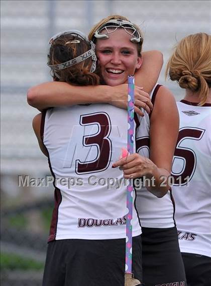Thumbnail 3 in Coral Shores vs. Douglas photogallery.
