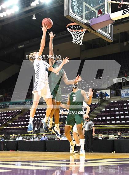 Thumbnail 2 in George Washington vs. ThunderRidge (CHSAA 5A State Final) photogallery.