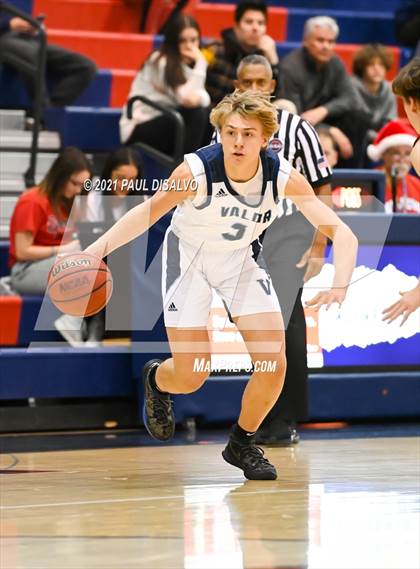 Thumbnail 1 in Valor Christian vs. Castle View (Tip Off Classic) photogallery.