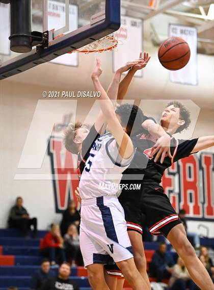 Thumbnail 1 in Valor Christian vs. Castle View (Tip Off Classic) photogallery.