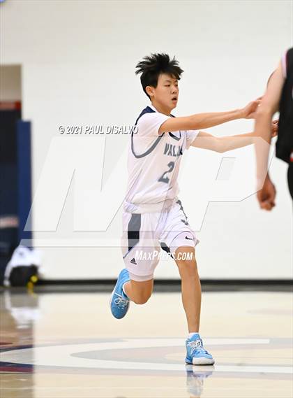 Thumbnail 2 in Valor Christian vs. Castle View (Tip Off Classic) photogallery.