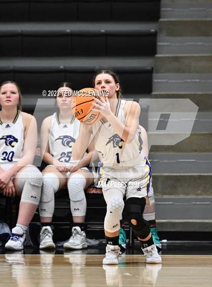 Thumbnail 3 in Fouke vs. Flippin (AAA 3A State Playoff first round) photogallery.