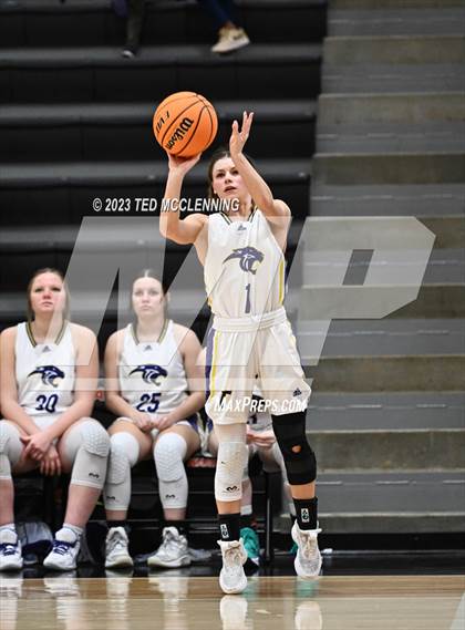 Thumbnail 1 in Fouke vs. Flippin (AAA 3A State Playoff first round) photogallery.