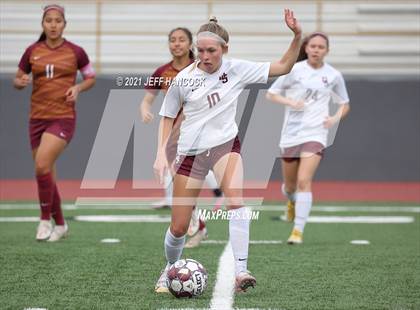 Thumbnail 1 in Dripping Springs vs Harlandale (UIL 5A Area Playoff) photogallery.