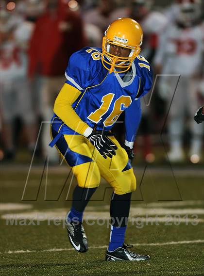 Thumbnail 2 in Johnson vs. Munford (AHSAA 4A Quarterfinal)  photogallery.
