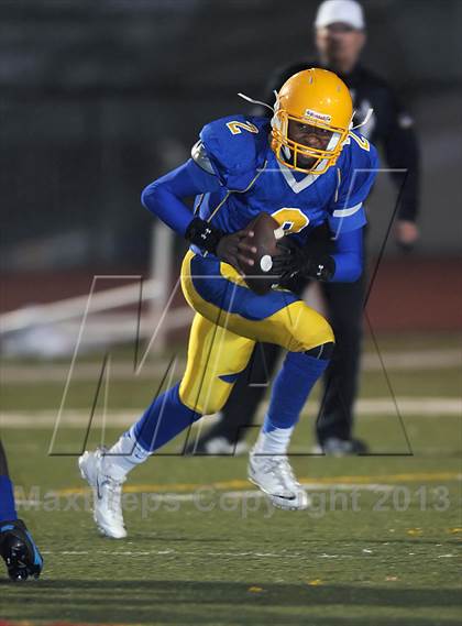 Thumbnail 2 in Johnson vs. Munford (AHSAA 4A Quarterfinal)  photogallery.
