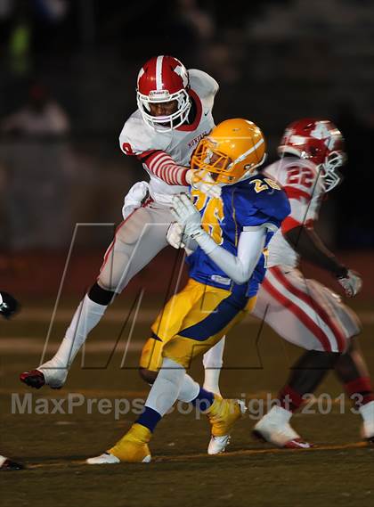 Thumbnail 1 in Johnson vs. Munford (AHSAA 4A Quarterfinal)  photogallery.