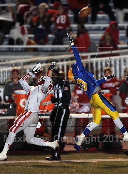 Thumbnail 3 in Johnson vs. Munford (AHSAA 4A Quarterfinal)  photogallery.