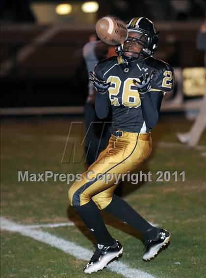 Thumbnail 1 in Mountain Brook vs. Oxford (AHSAA 6A Playoffs)  photogallery.
