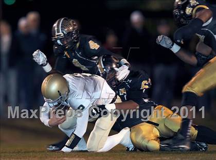 Thumbnail 3 in Mountain Brook vs. Oxford (AHSAA 6A Playoffs)  photogallery.