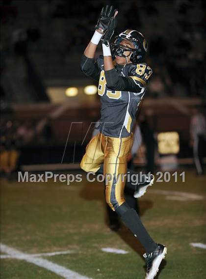 Thumbnail 3 in Mountain Brook vs. Oxford (AHSAA 6A Playoffs)  photogallery.