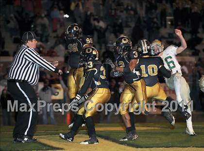 Thumbnail 2 in Mountain Brook vs. Oxford (AHSAA 6A Playoffs)  photogallery.