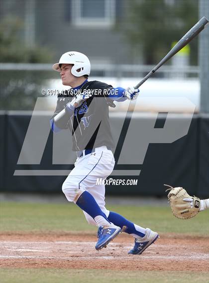 Thumbnail 1 in Plano West vs. Little Elm photogallery.