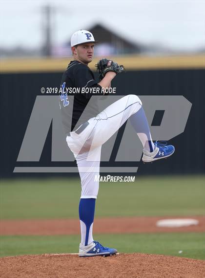 Thumbnail 2 in Plano West vs. Little Elm photogallery.
