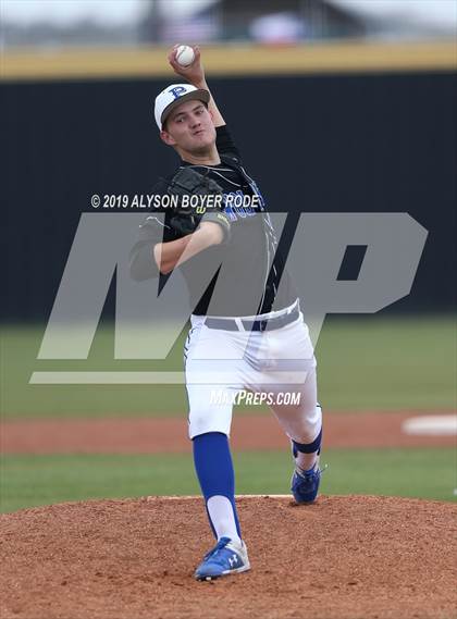 Thumbnail 3 in Plano West vs. Little Elm photogallery.
