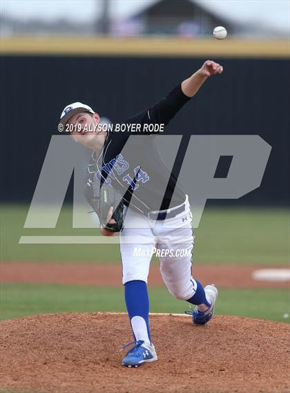 Thumbnail 1 in Plano West vs. Little Elm photogallery.