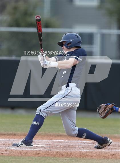 Thumbnail 3 in Plano West vs. Little Elm photogallery.