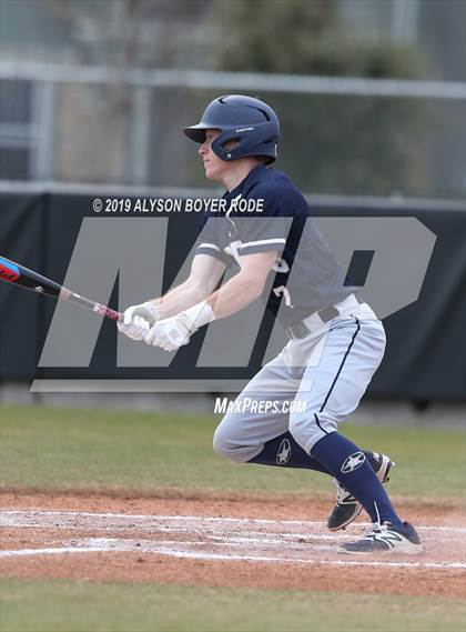 Thumbnail 3 in Plano West vs. Little Elm photogallery.