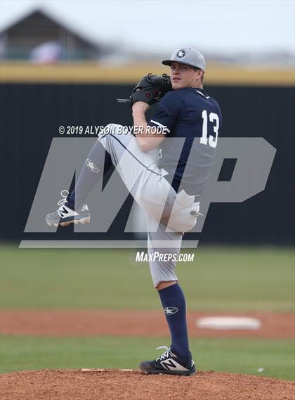 Thumbnail 3 in Plano West vs. Little Elm photogallery.